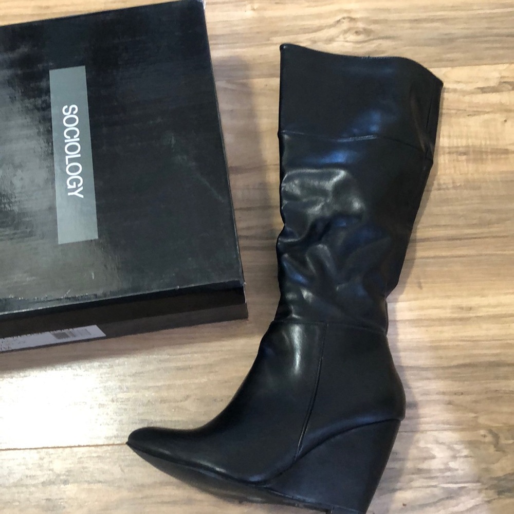 Tall wedge boot